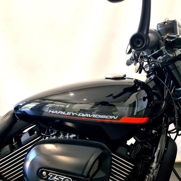 STREET ROD 750