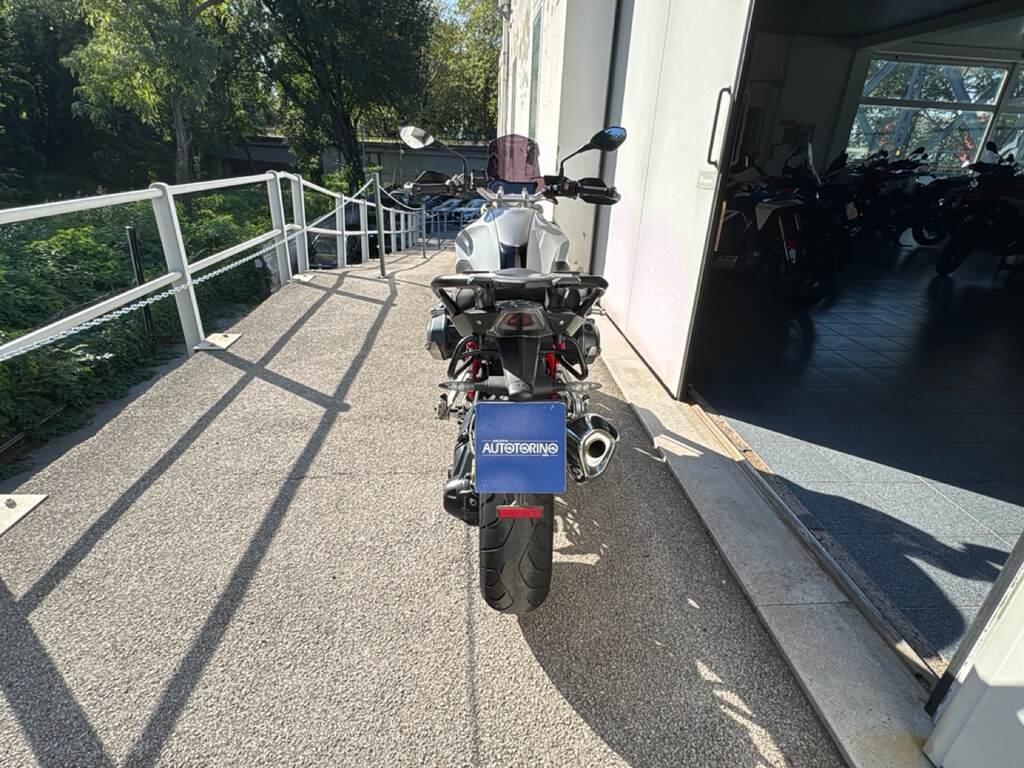 R 1200 R