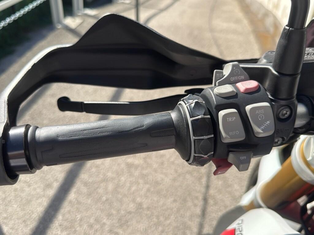 R 1200 R