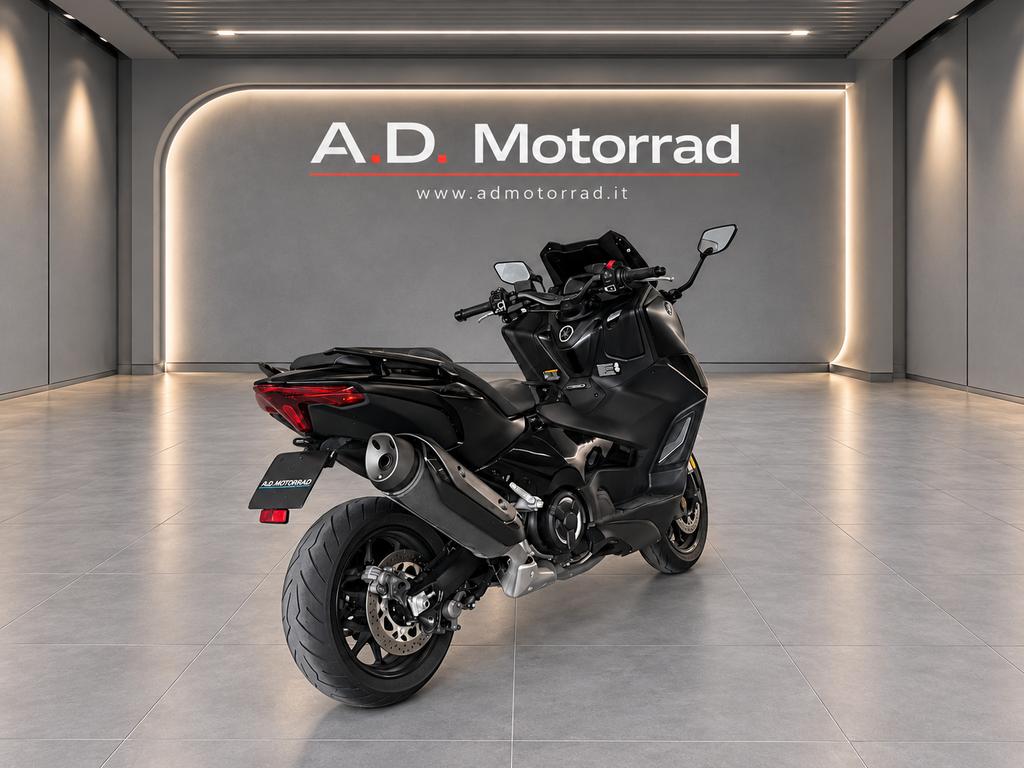 T-MAX 560