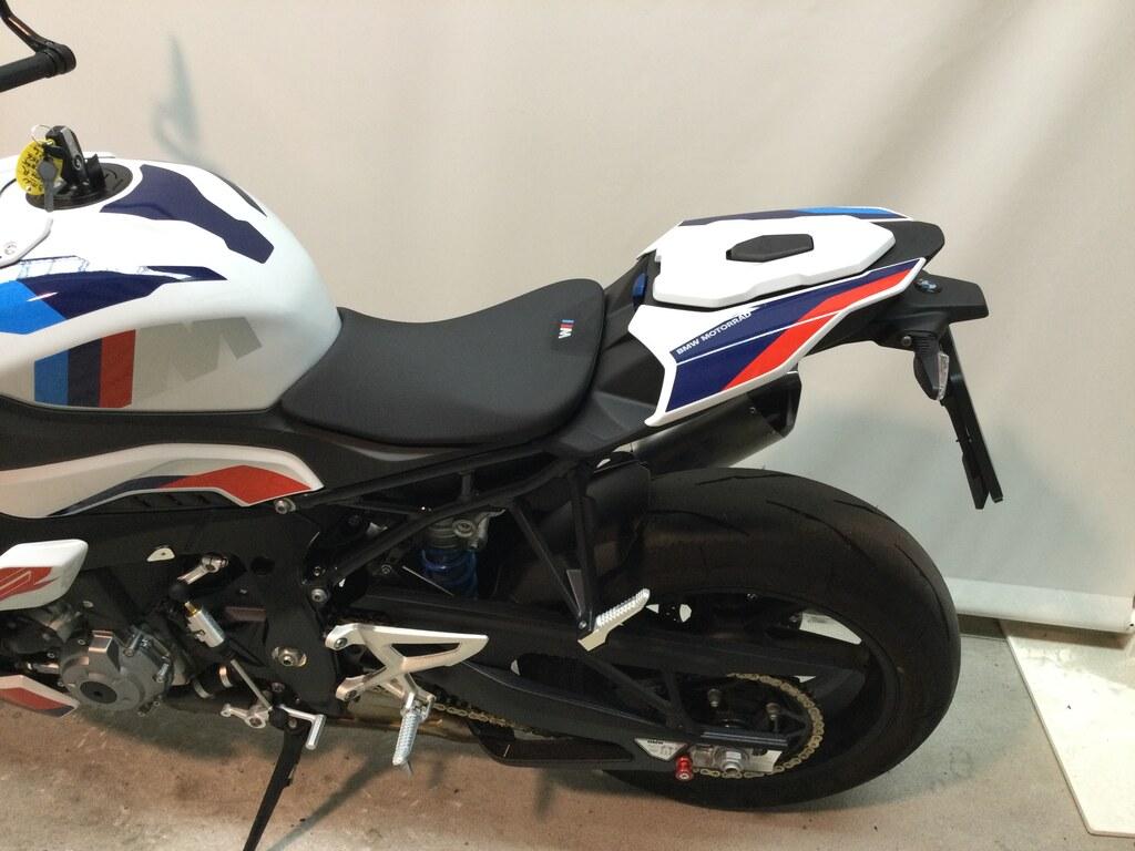 M 1000 R
