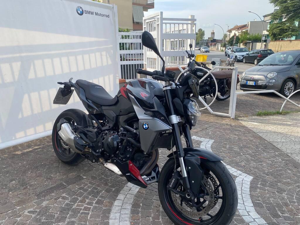 F 900 R