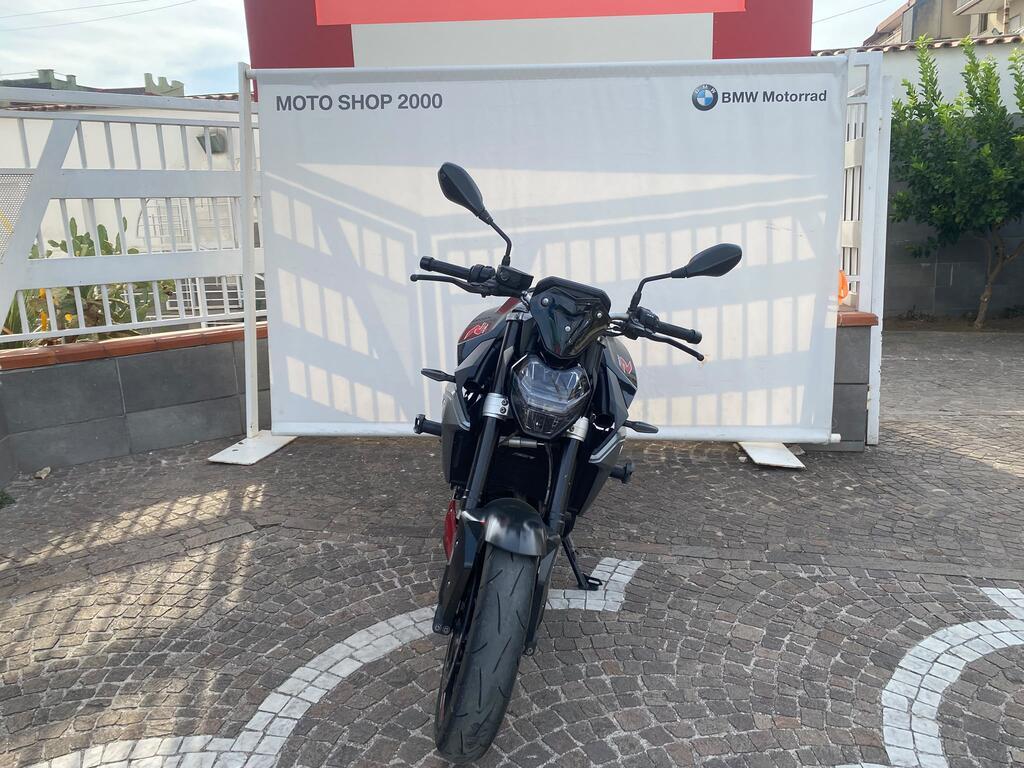 F 900 R