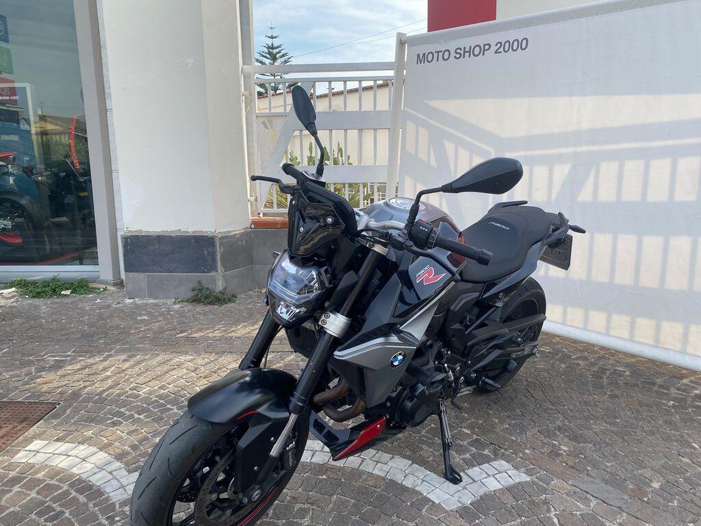 F 900 R