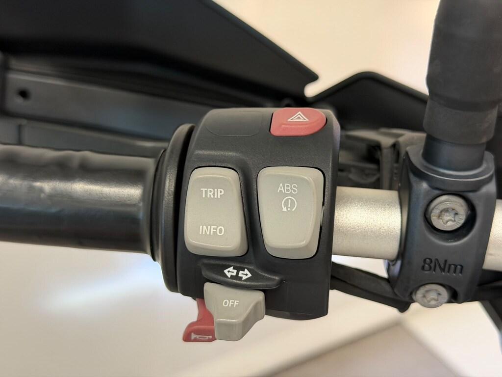 R 1200 R