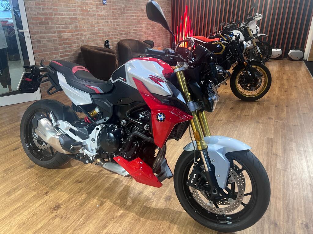 F 900 R