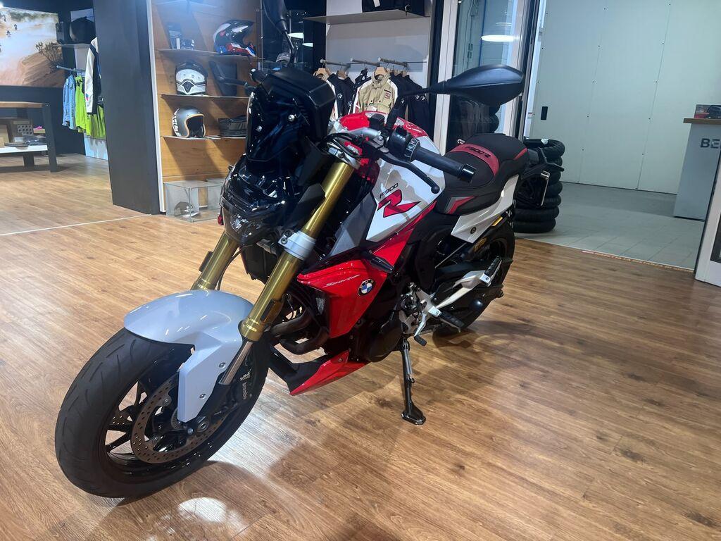 F 900 R