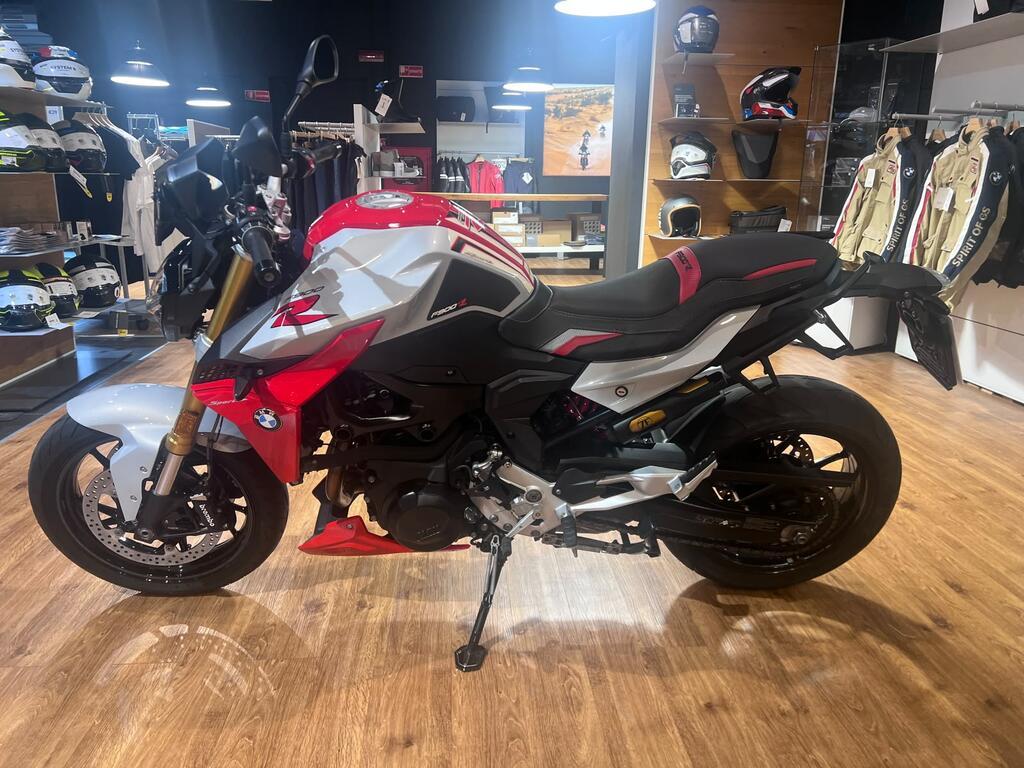 F 900 R