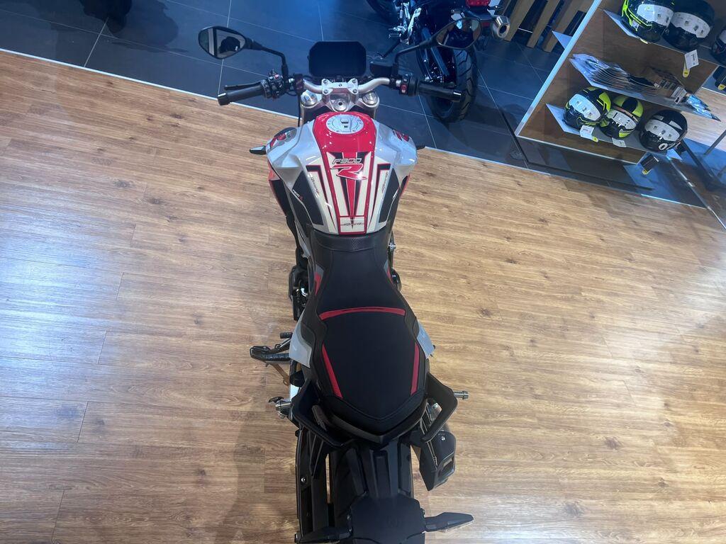 F 900 R