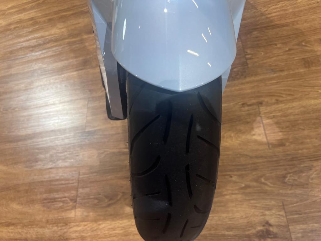 F 900 R