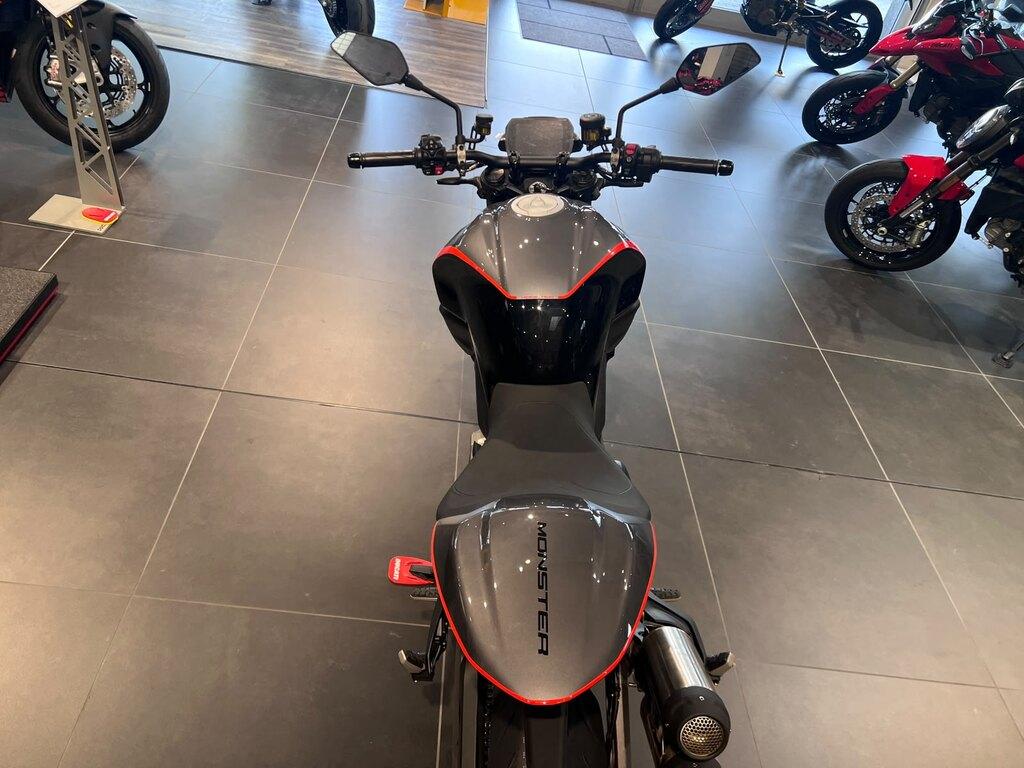 MONSTER V2 890