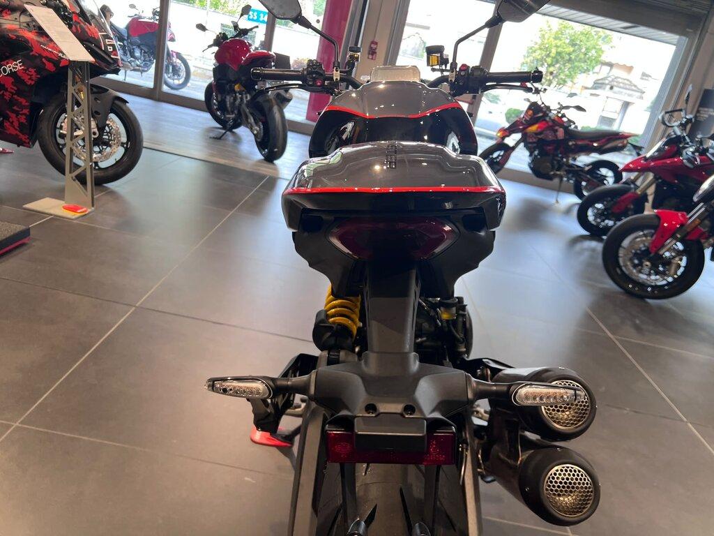 MONSTER V2 890