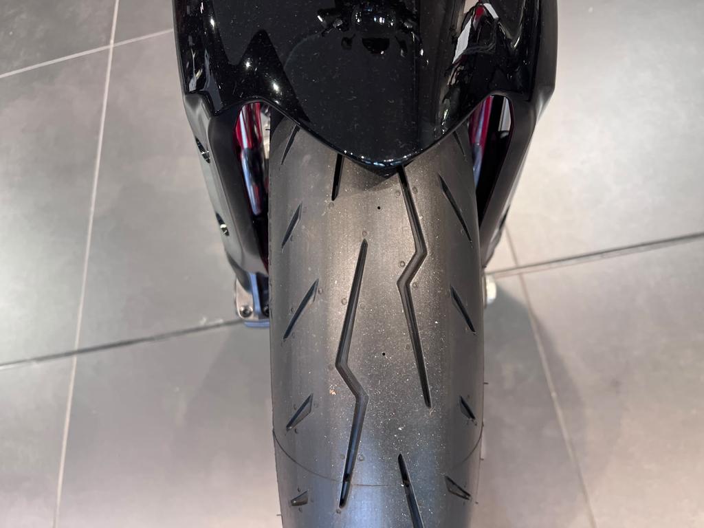 MONSTER V2 890
