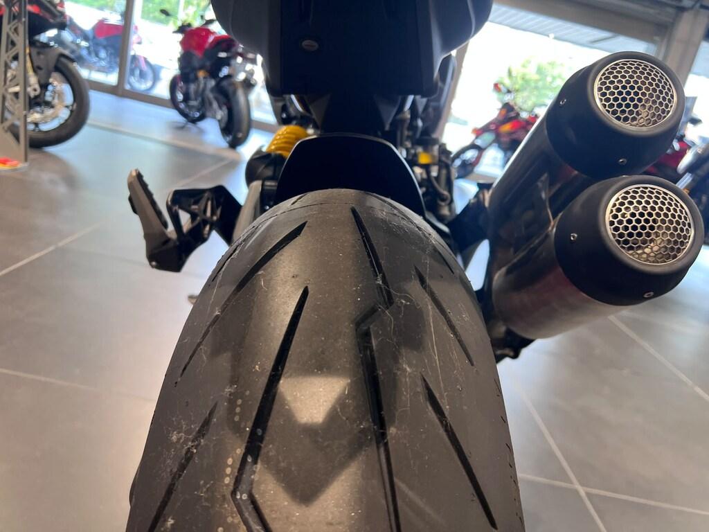 MONSTER V2 890