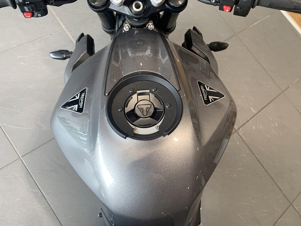 STREET TRIPLE 765
