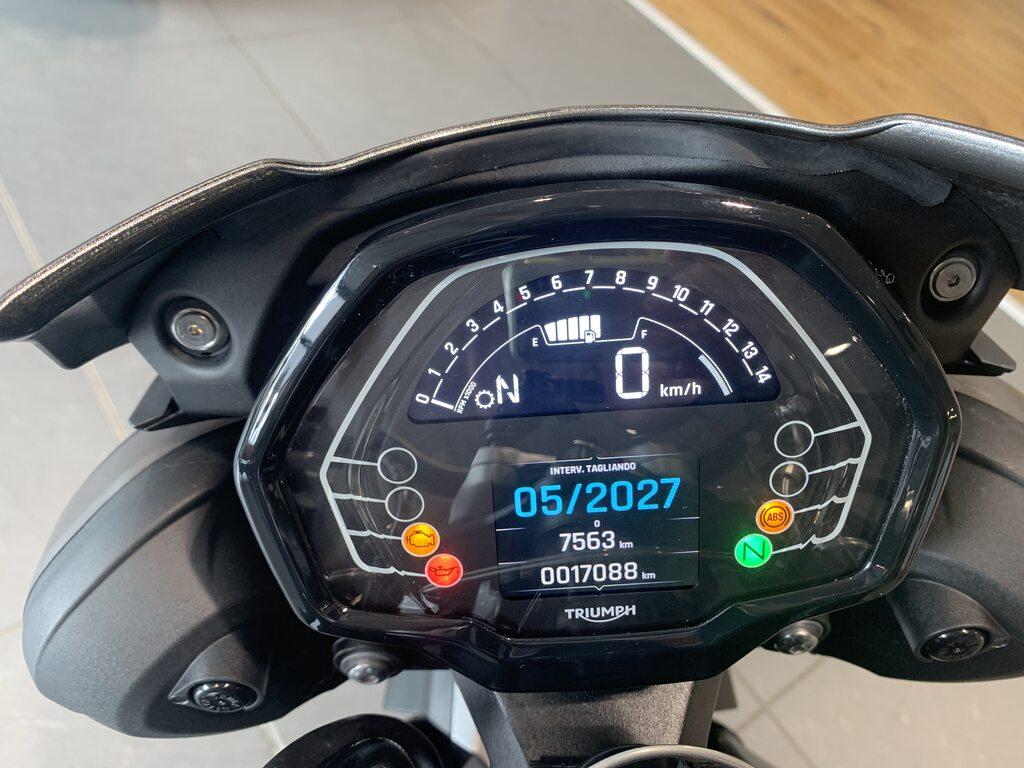 STREET TRIPLE 765