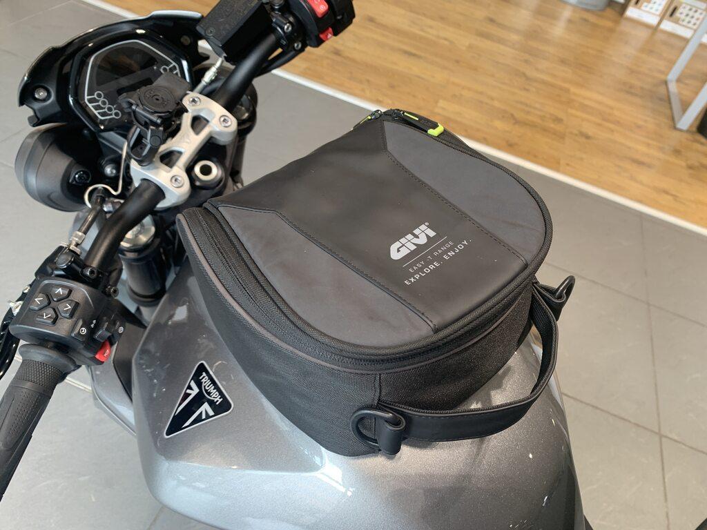 STREET TRIPLE 765