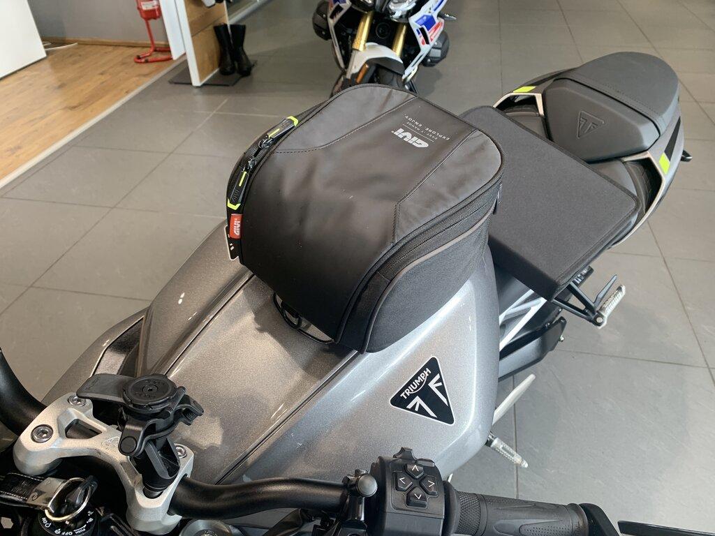 STREET TRIPLE 765