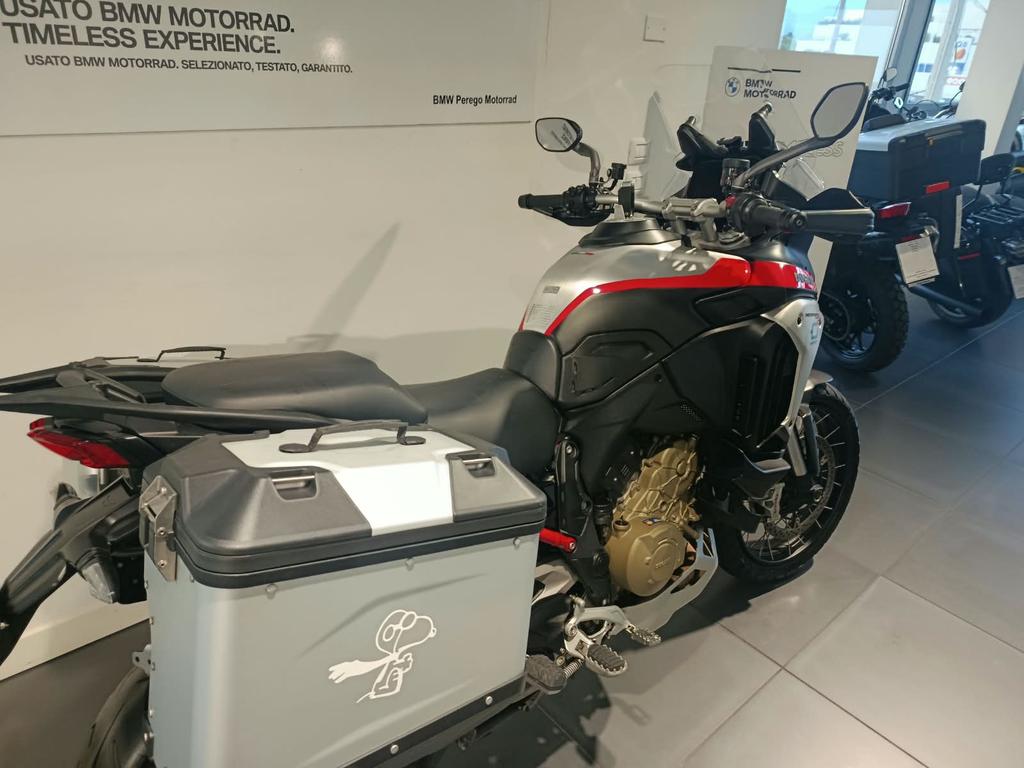 MULTISTRADA V4