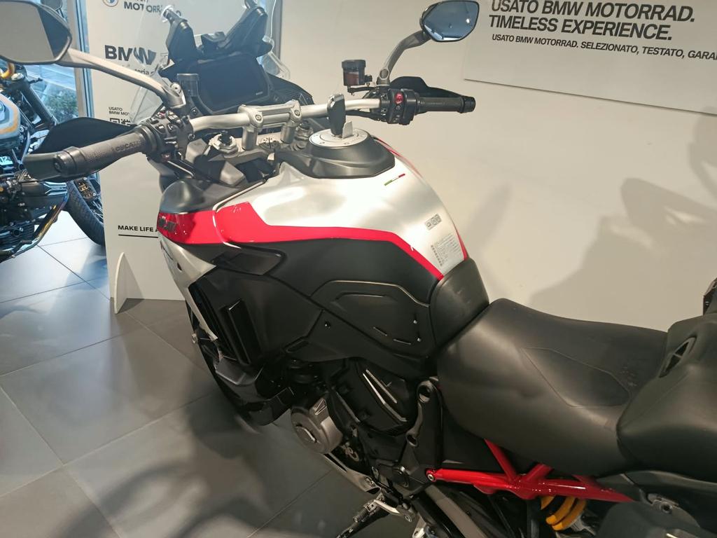 MULTISTRADA V4