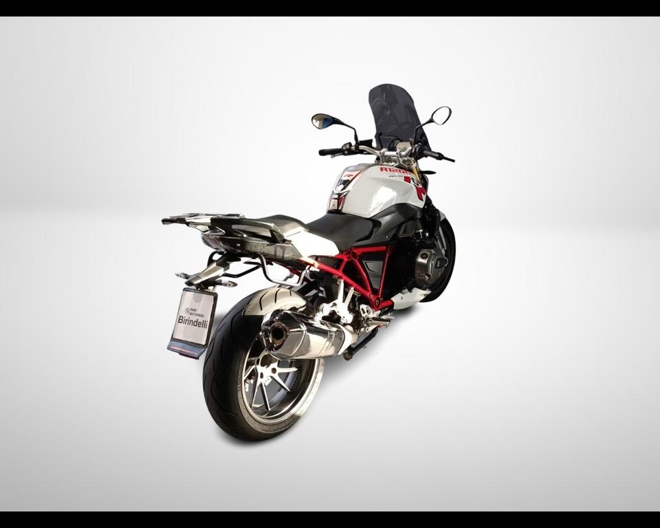 R 1200 R