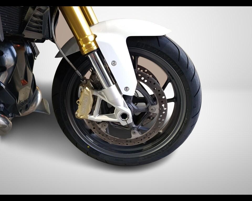 R 1200 R