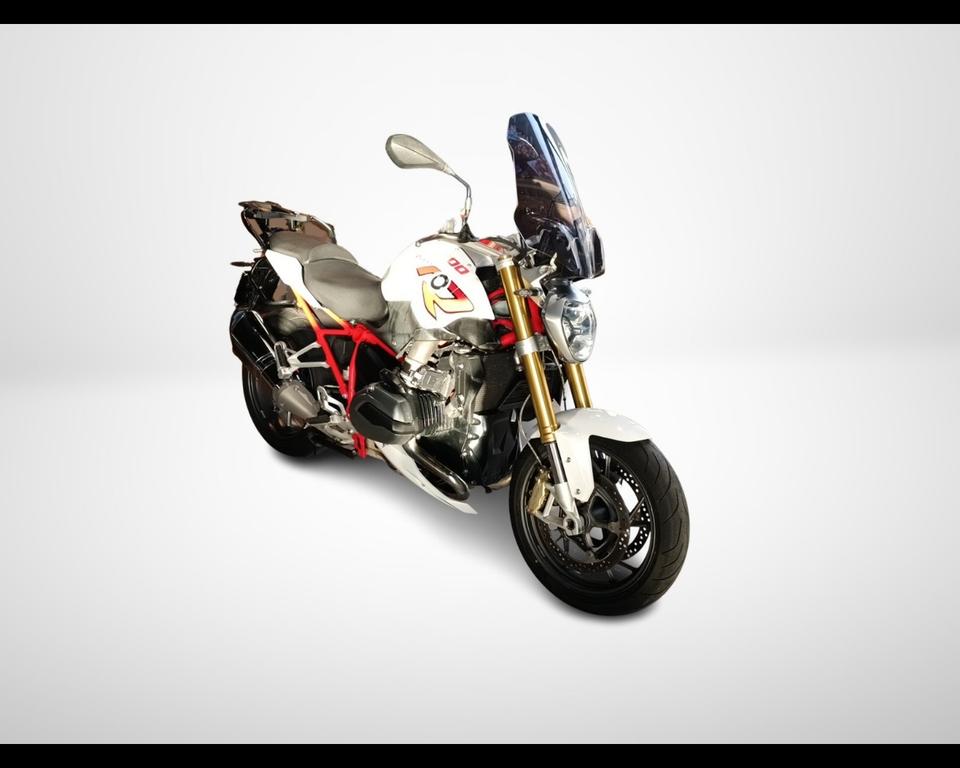 R 1200 R