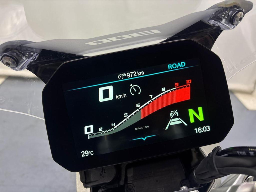 R 1300 R