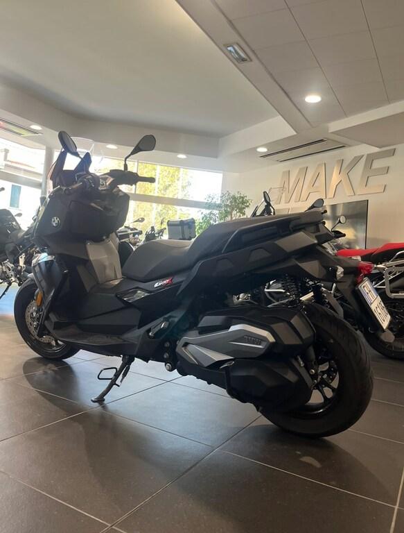 C 400 X