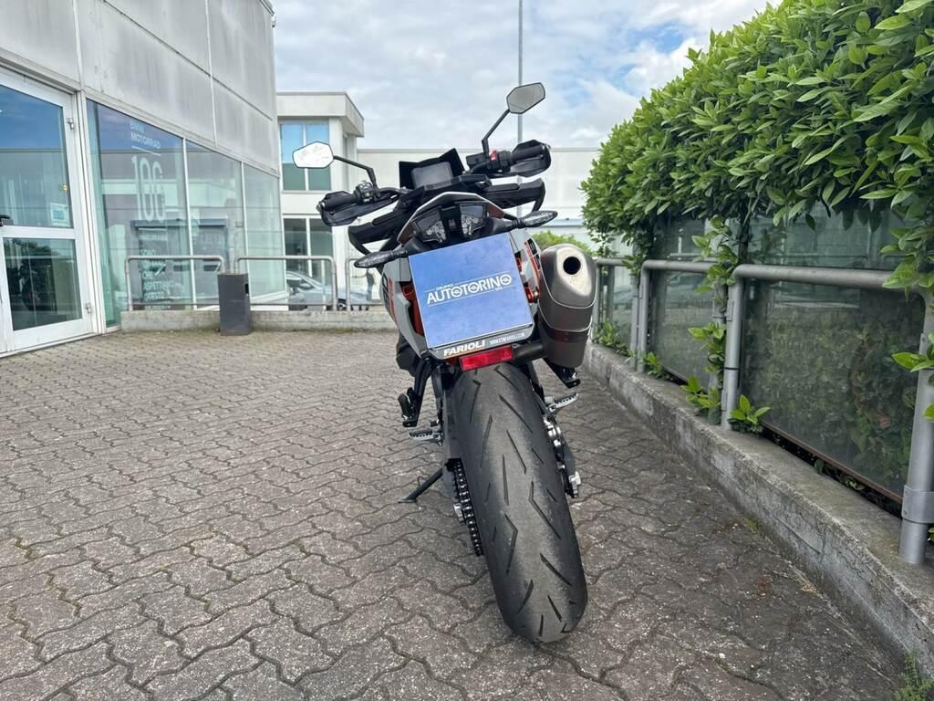 890 SMT