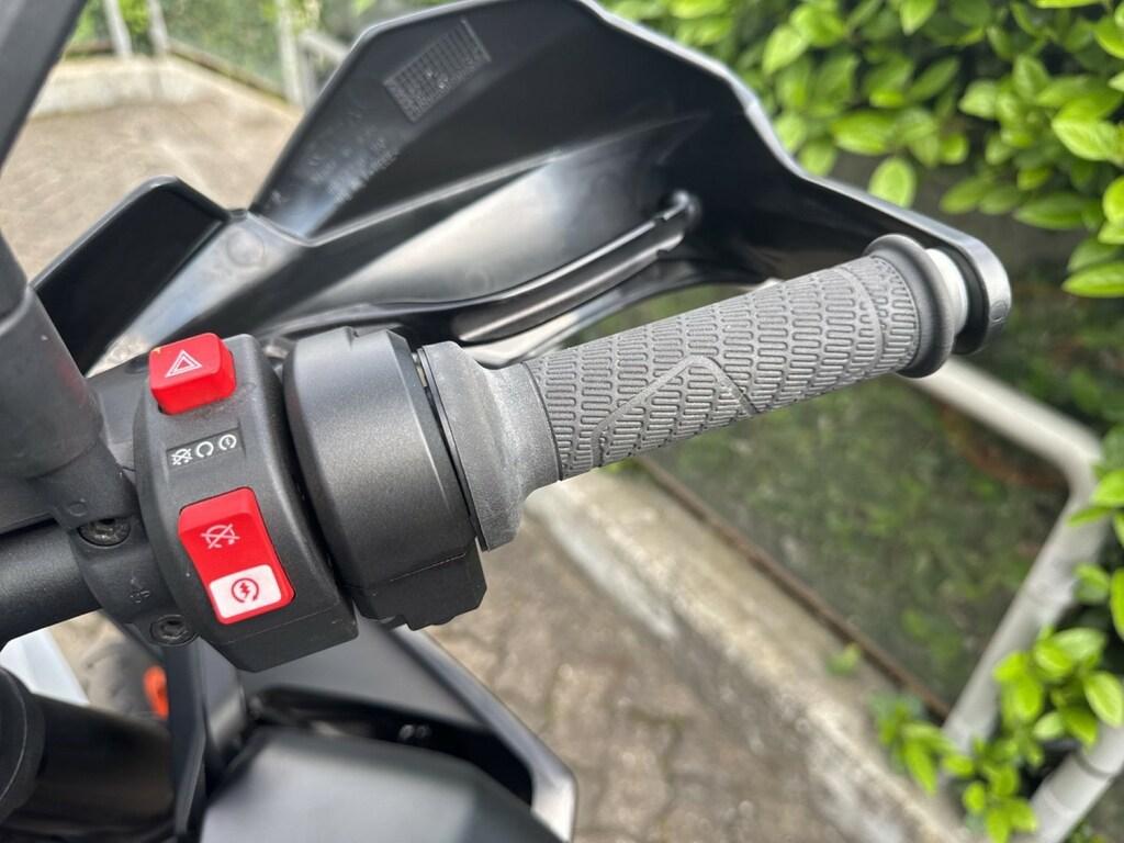 890 SMT