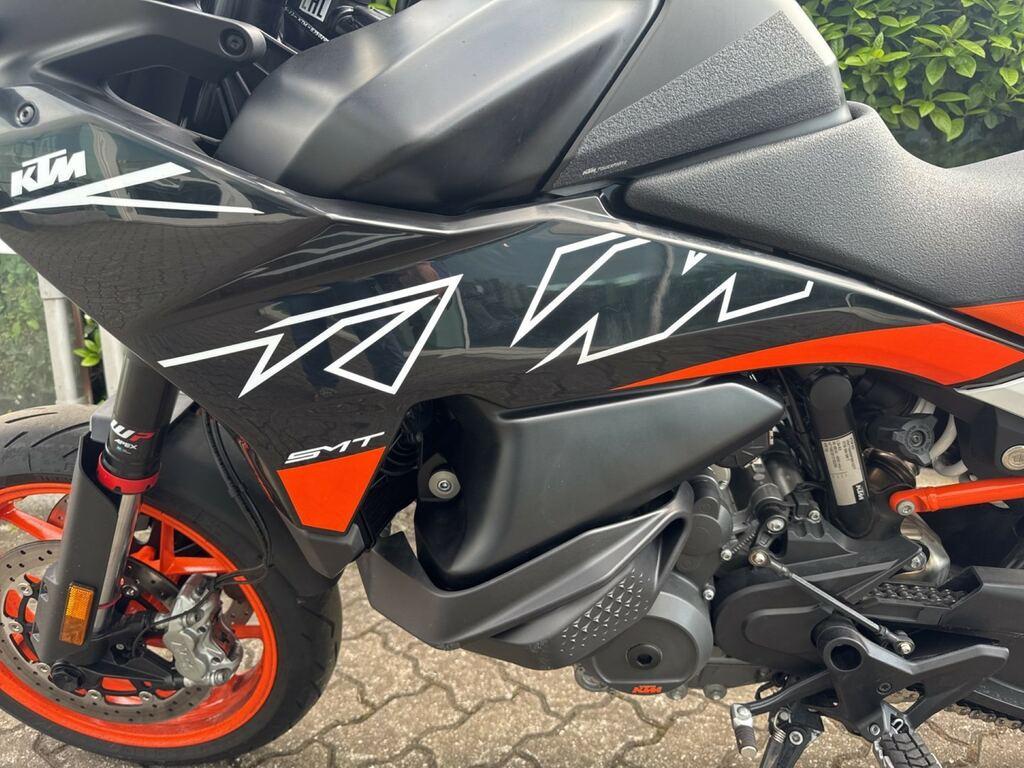 890 SMT