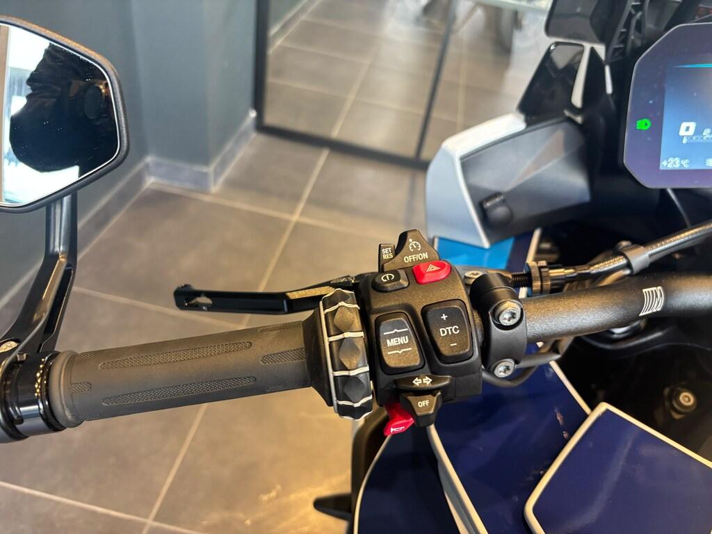M 1000 XR