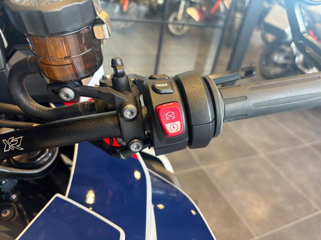 M 1000 XR