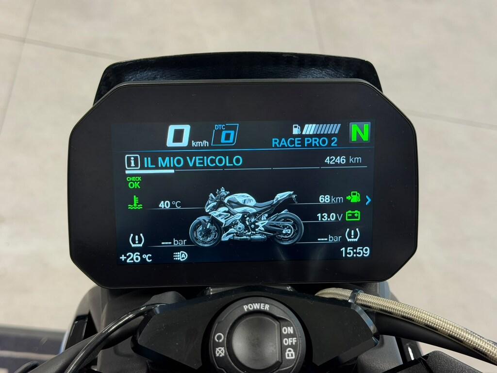M 1000 R