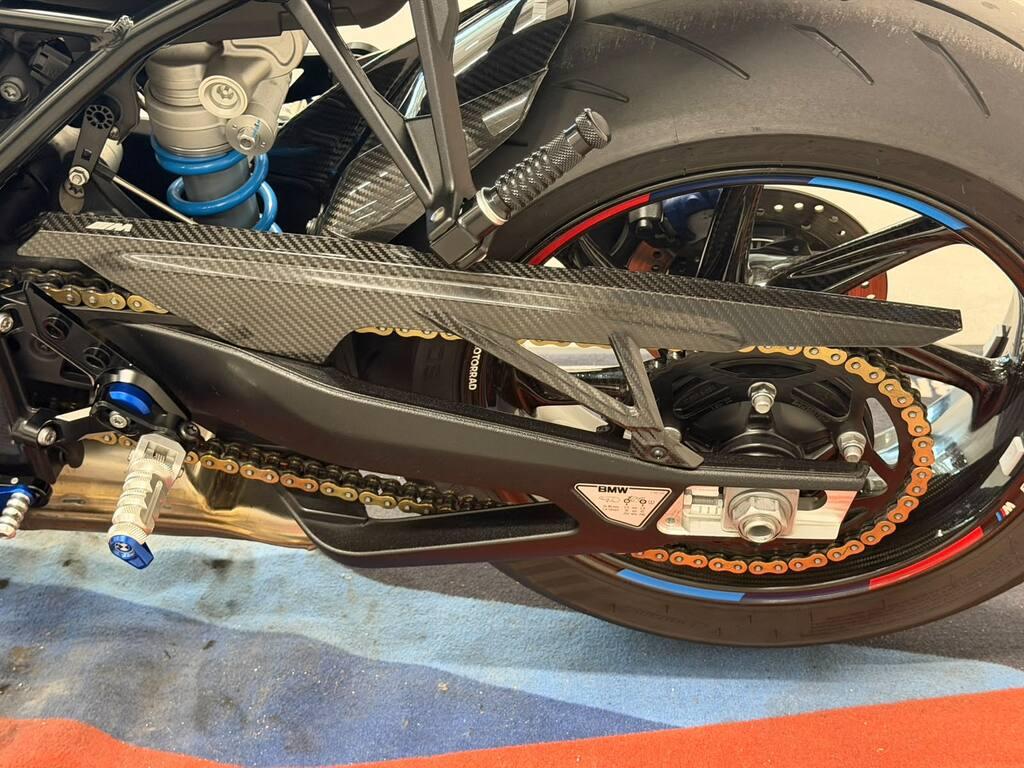 M 1000 R