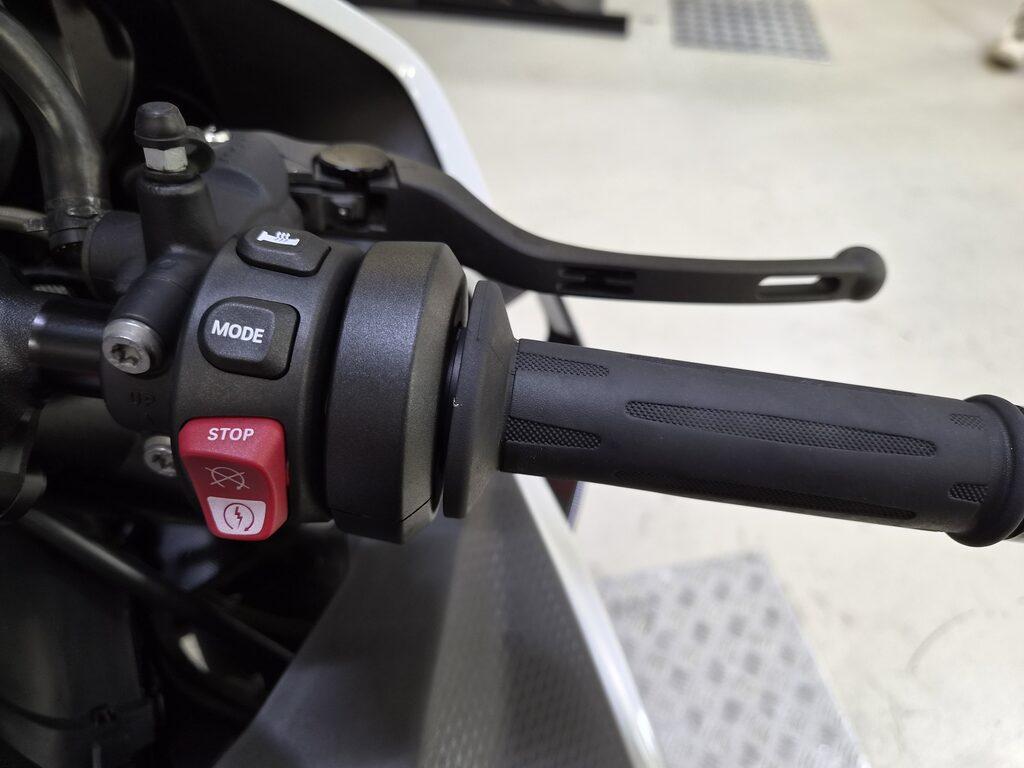 M 1000 RR