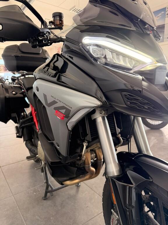 MULTISTRADA V4