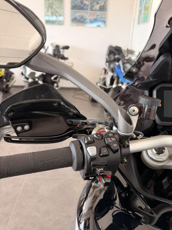 MULTISTRADA V4
