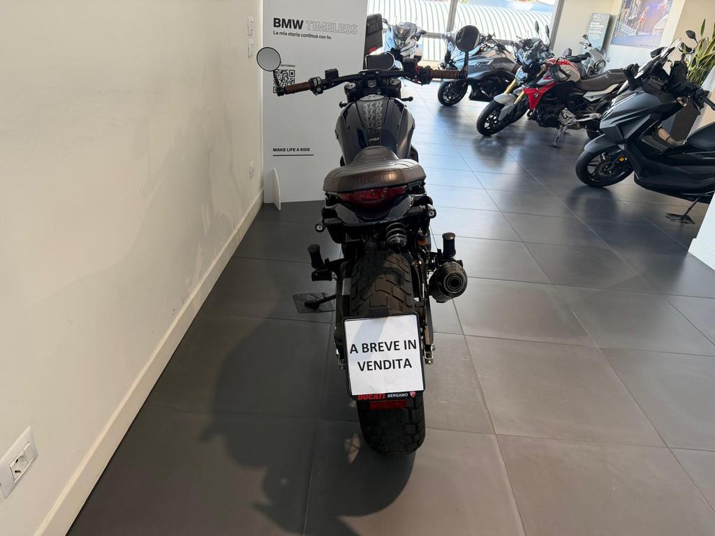 SCRAMBLER 800