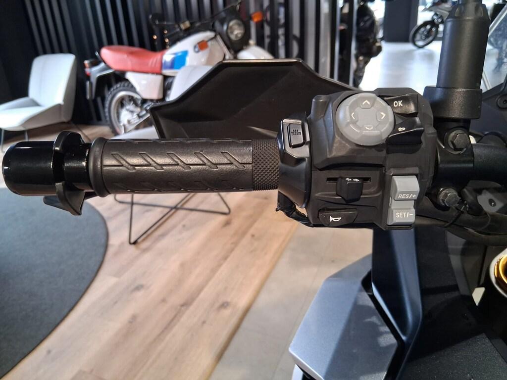 GSX-S 1000 GX