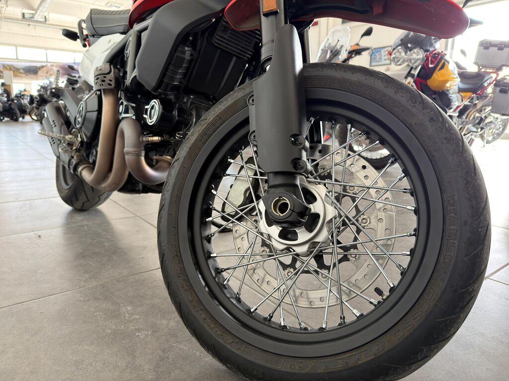 SCRAMBLER 800