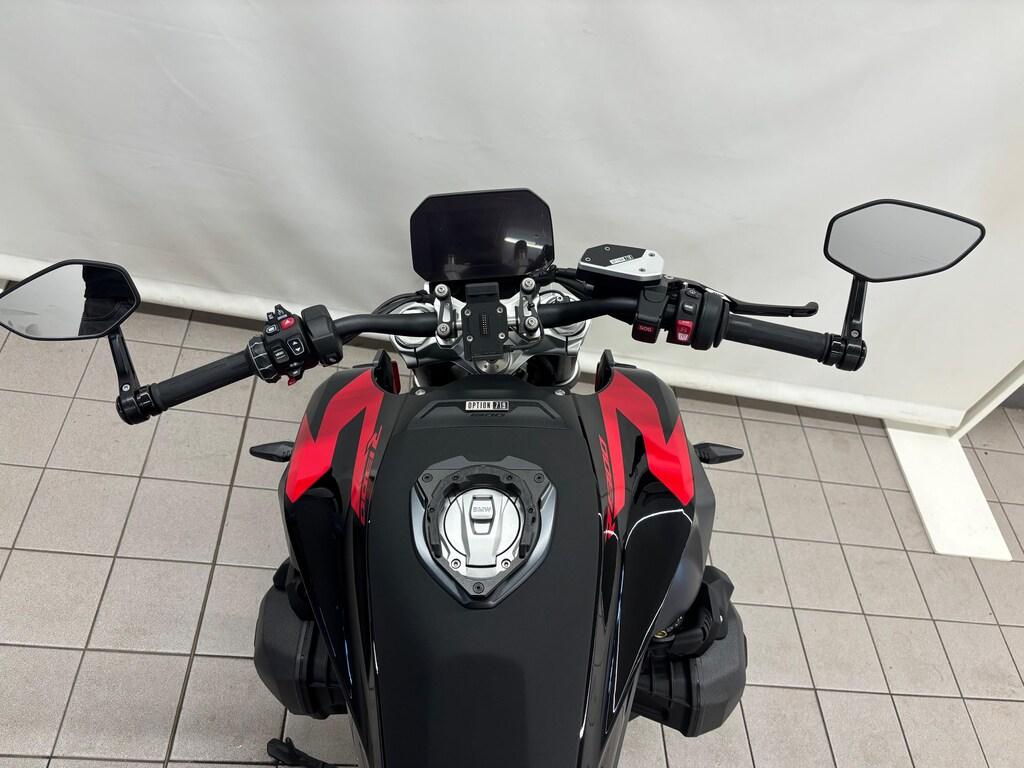 R 1300 R