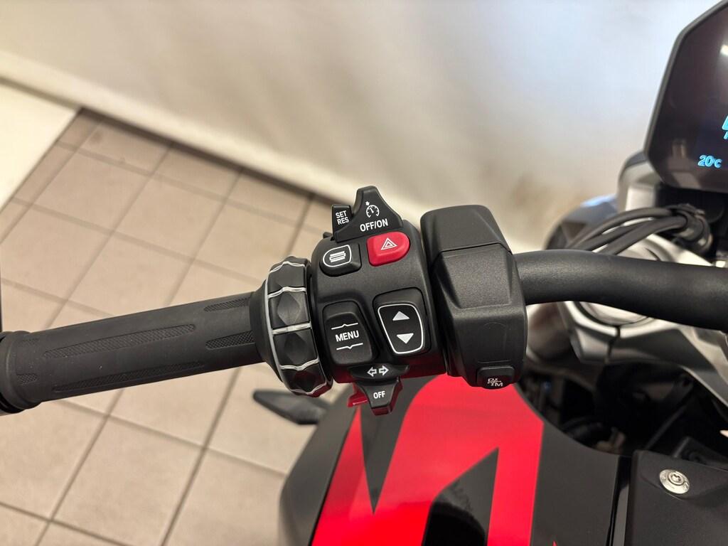 R 1300 R