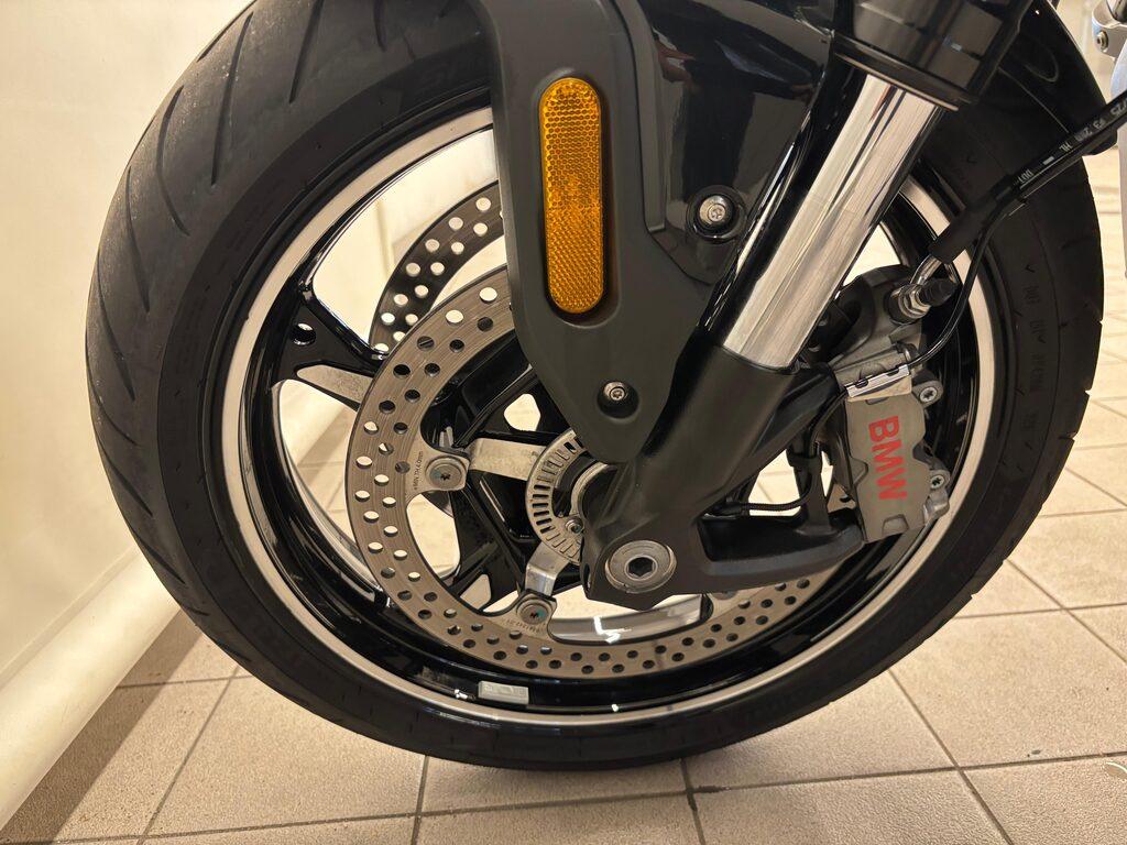 R 1300 R