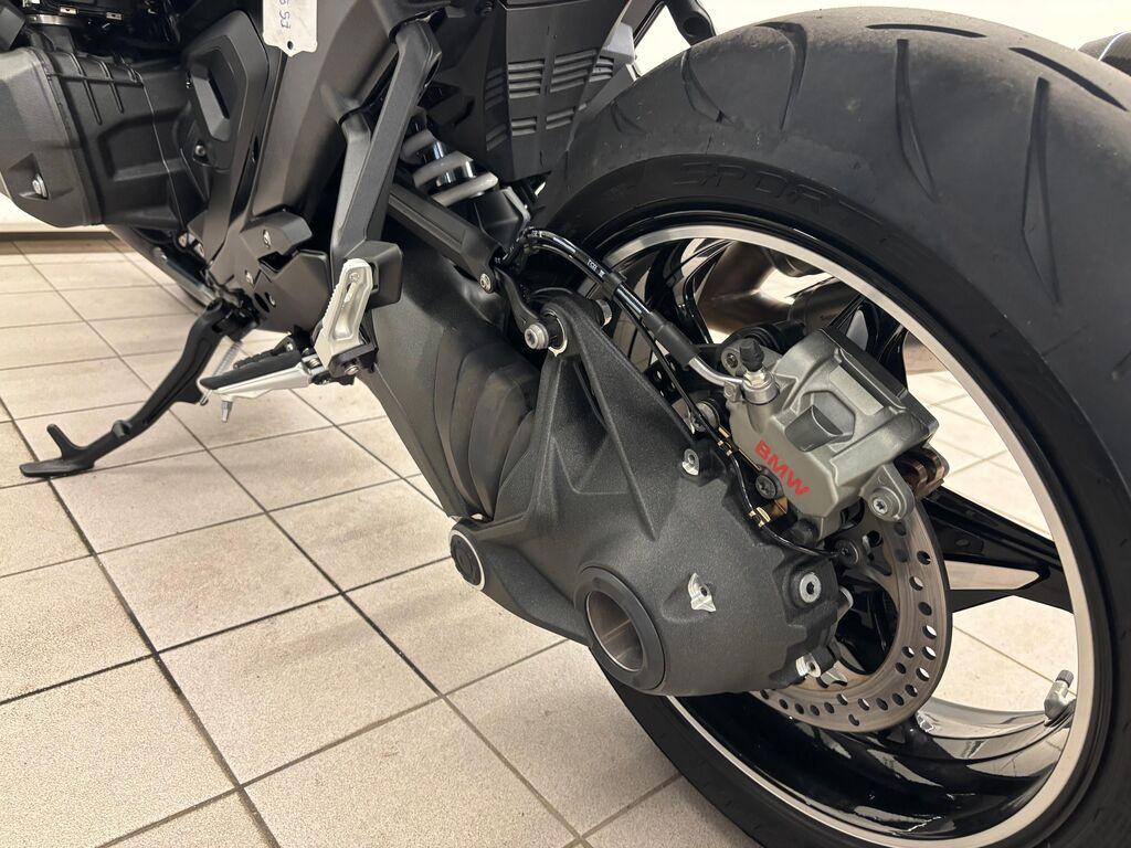 R 1300 R