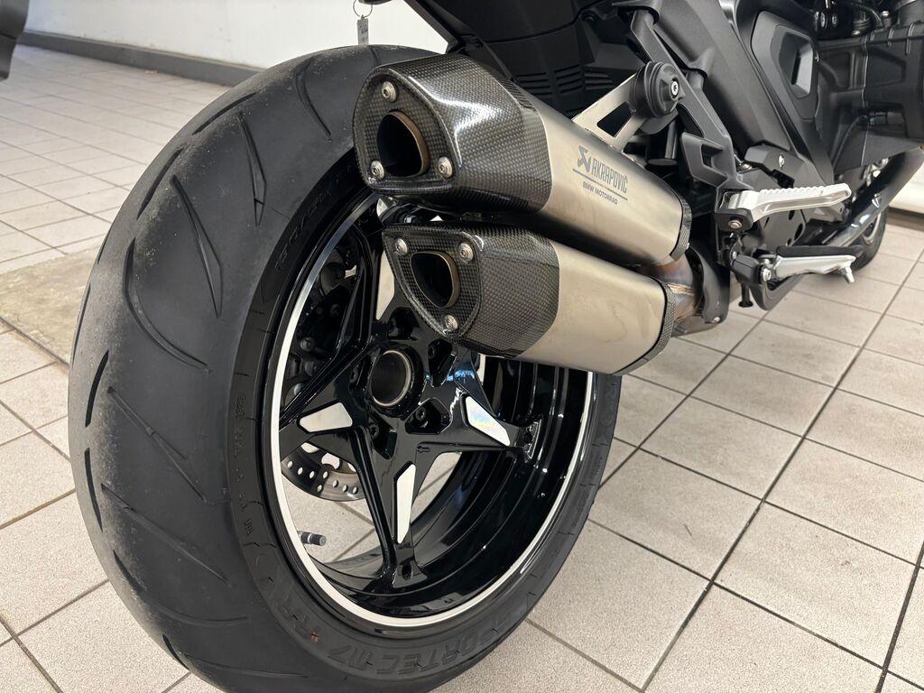 R 1300 R