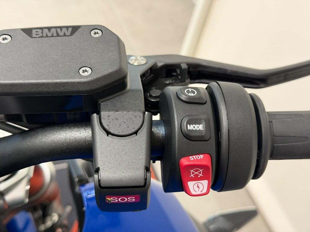 R 1300 R