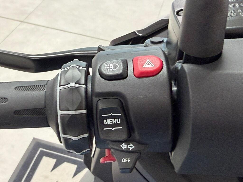 C 400 X