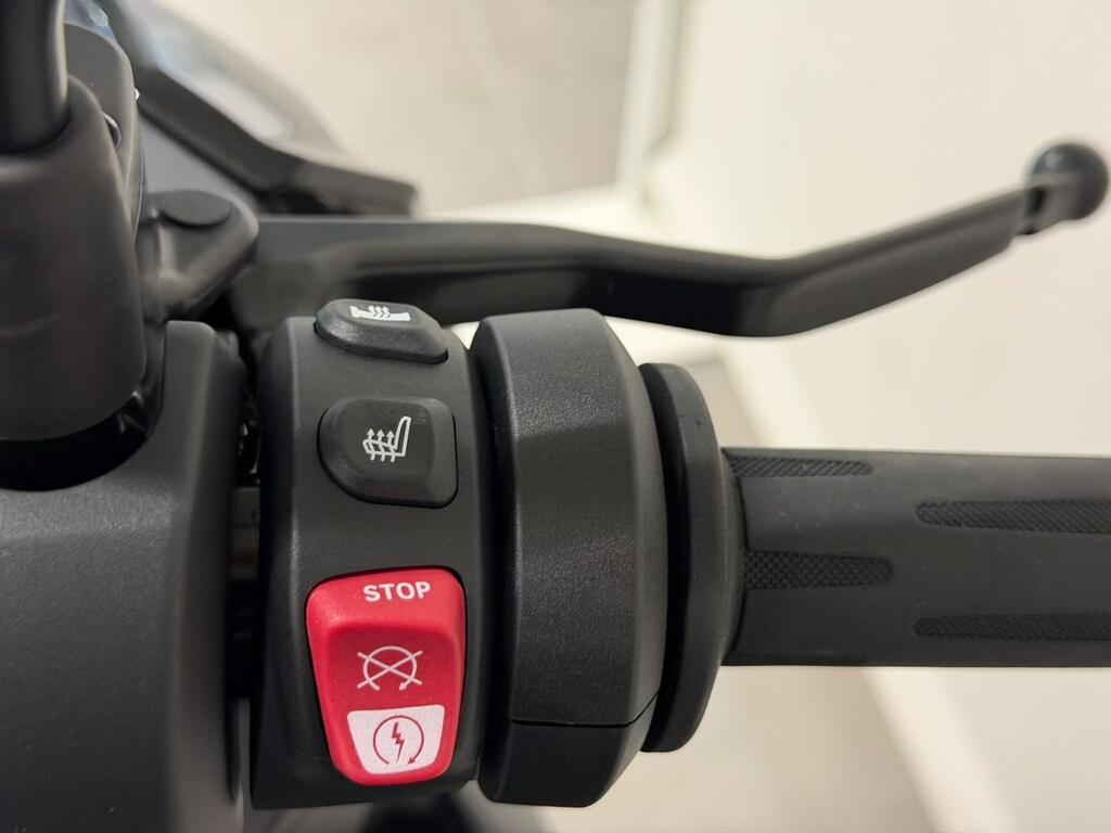 C 400 X